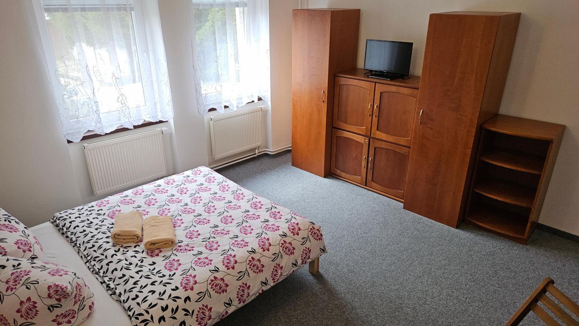 U Pohody Hotel Kovarska Ngoại thất bức ảnh